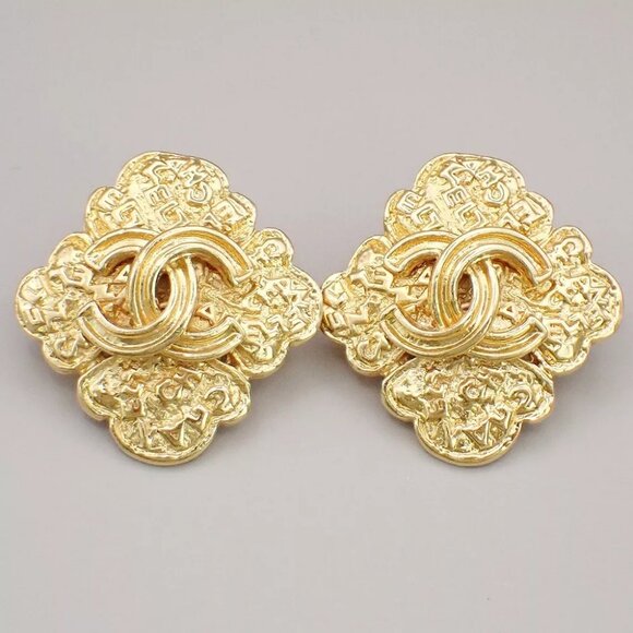CHANEL CC Logo Button Earrings 95A Clip-On Diamond Shaped GHW Vintage 76YE687 - Picture 1 of 7